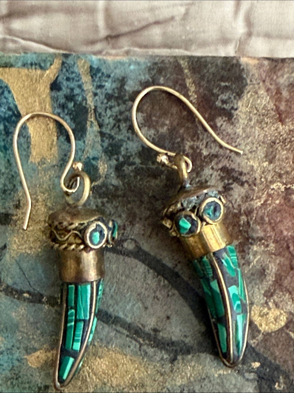 Vintage rare malachite mosaic horn pierced earrings ornate detailed workmanship - Picture 4 of 8